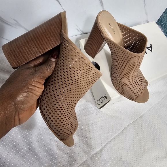 Aldo Beige Clog Mules - NWT - Picture 5 of 11